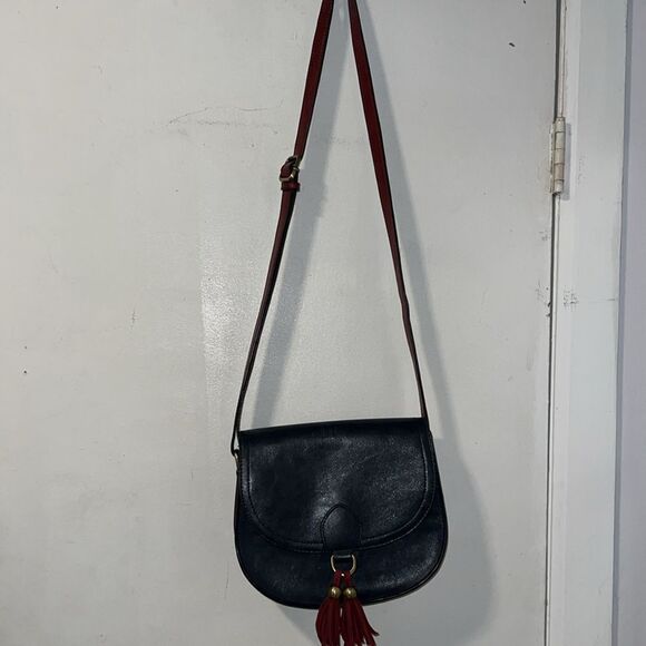 ECOSUSI Navy Blue and Deep Red Vegan Leather Saddle Crossbody Bag - Picture 2 of 11
